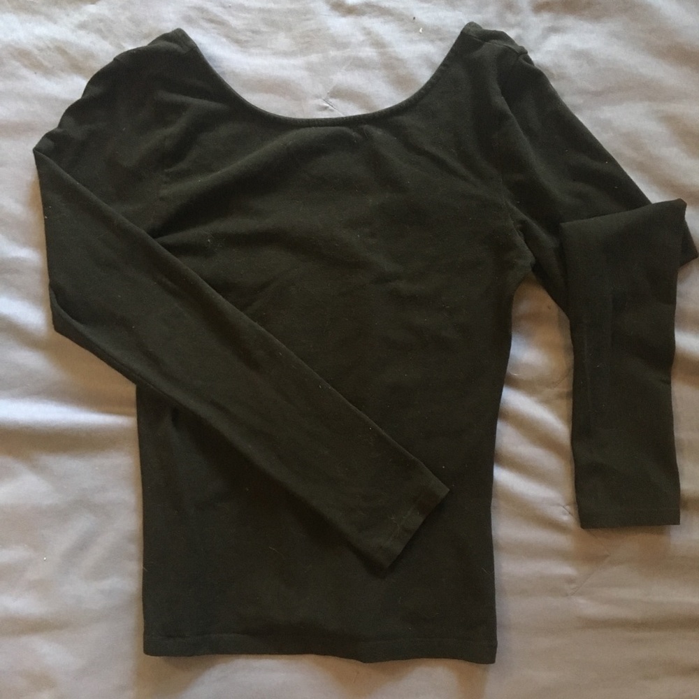 Tight long sleeve with scoop back!